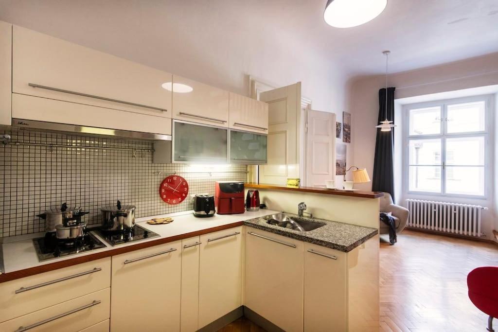 Fairytale Duplex - Billiard - Whirlpool - Cinema - Old Town Apartment Prag